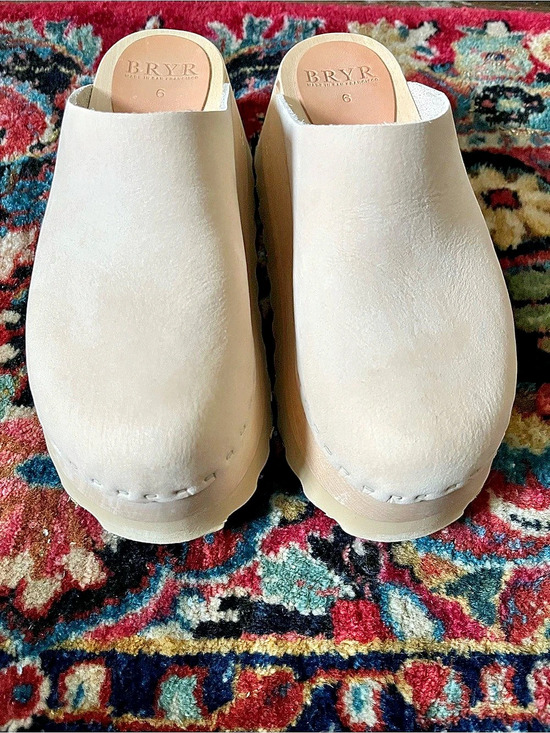 Bryr Shoes - BRYR Platform Clogs in Cream US 6